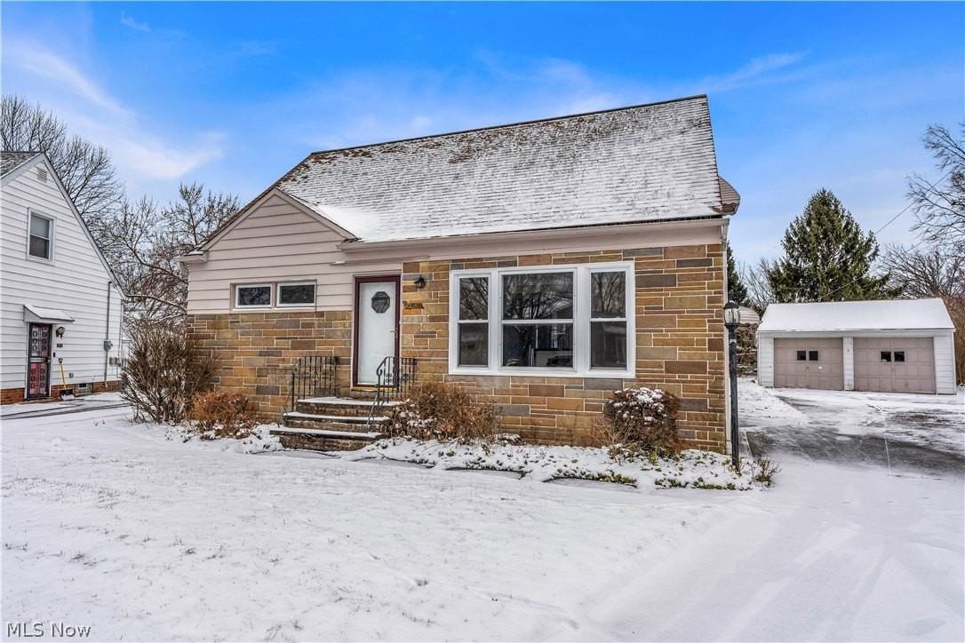 23760 Puritan Rd - Photo 2 of 27