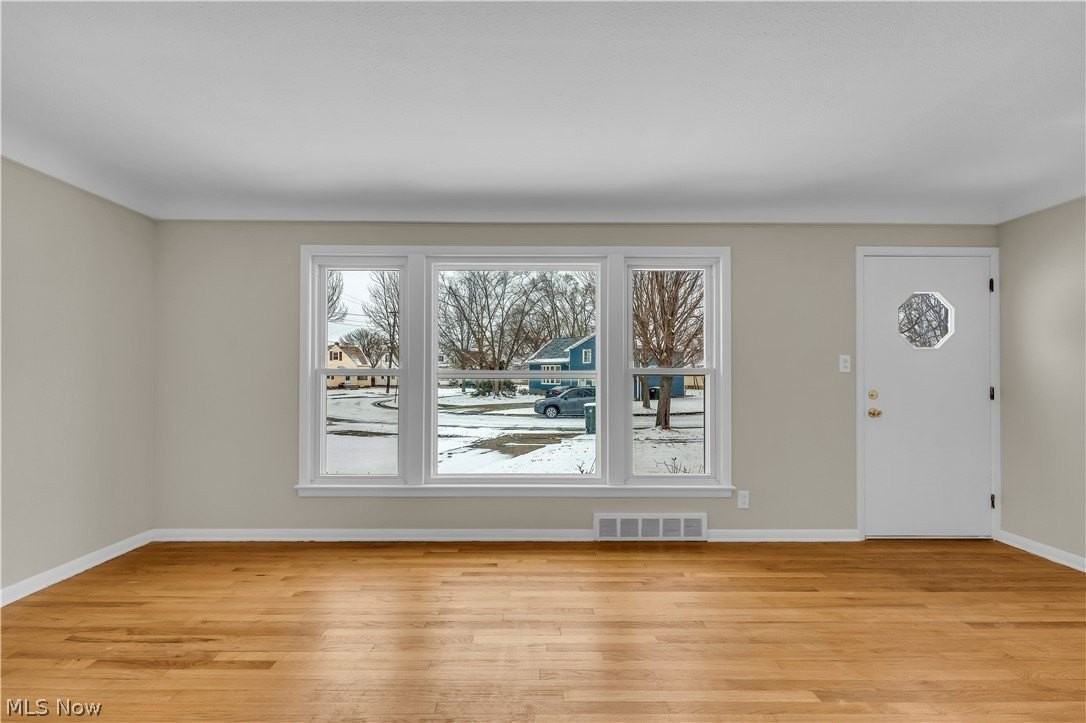 23760 Puritan Rd - Photo 3 of 27