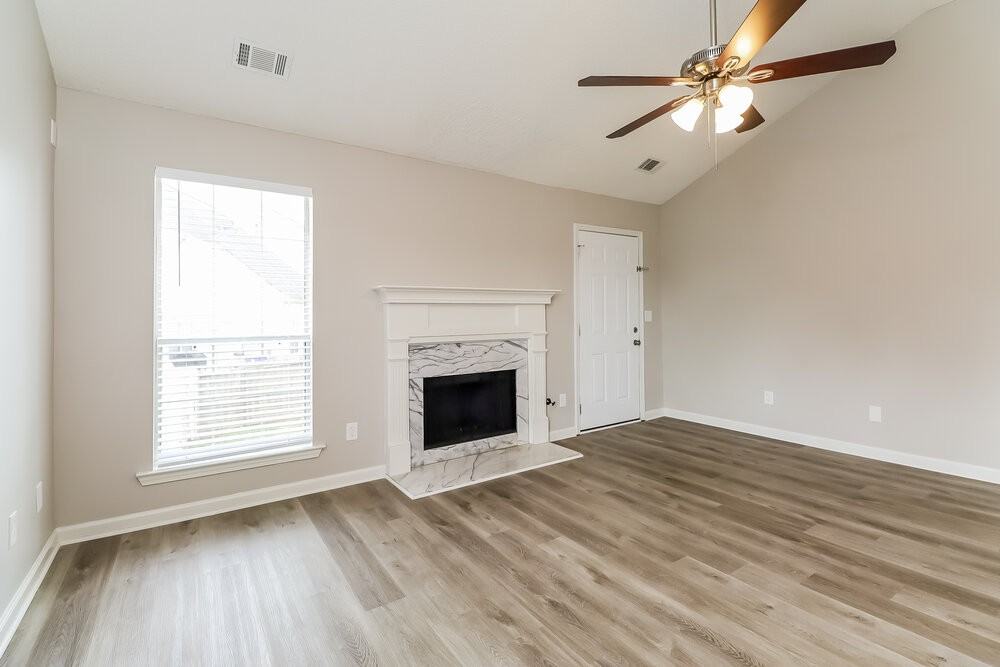 553 Ransom Way - Photo 7 of 20