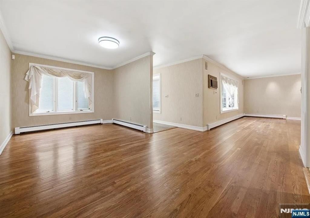 411 10th St - Photo 7 of 35