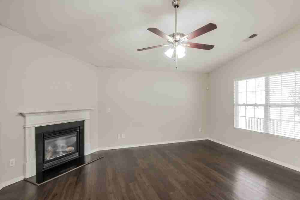 8145 Rosberg Ln - Photo 6 of 19