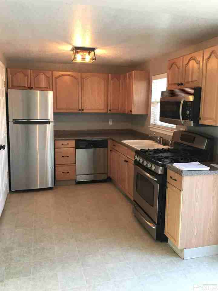 405 Kess Way - Photo 2 of 14