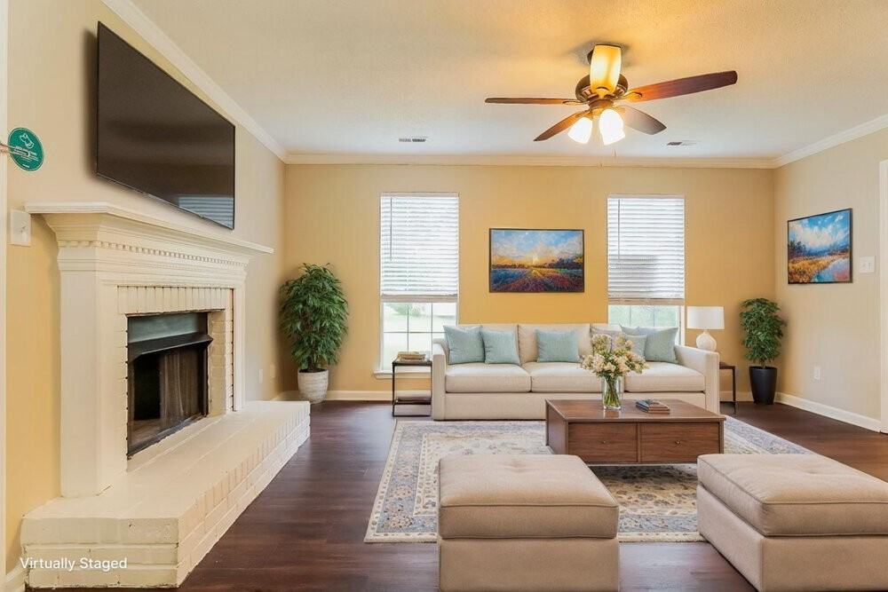 215 Dolphin Ct - Photo 4 of 19