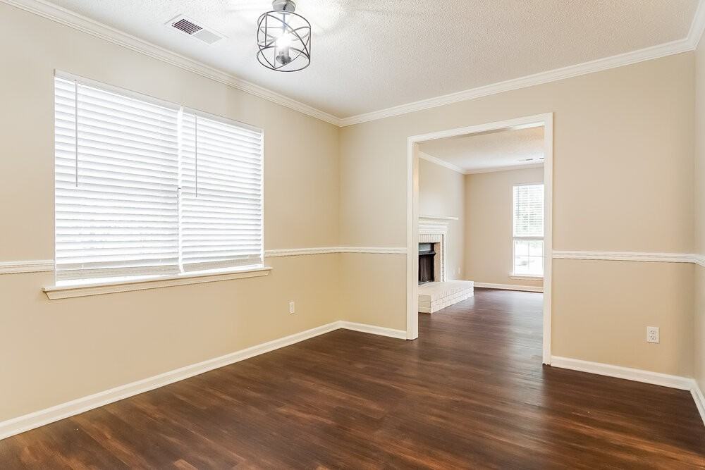 215 Dolphin Ct - Photo 6 of 19