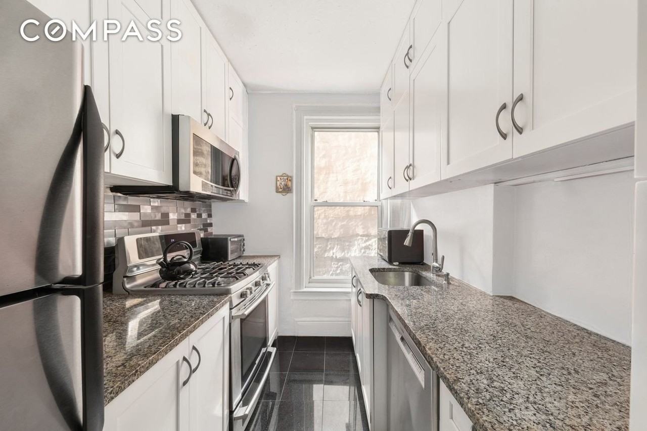 254 W 25th St #4B - Photo 5 of 5