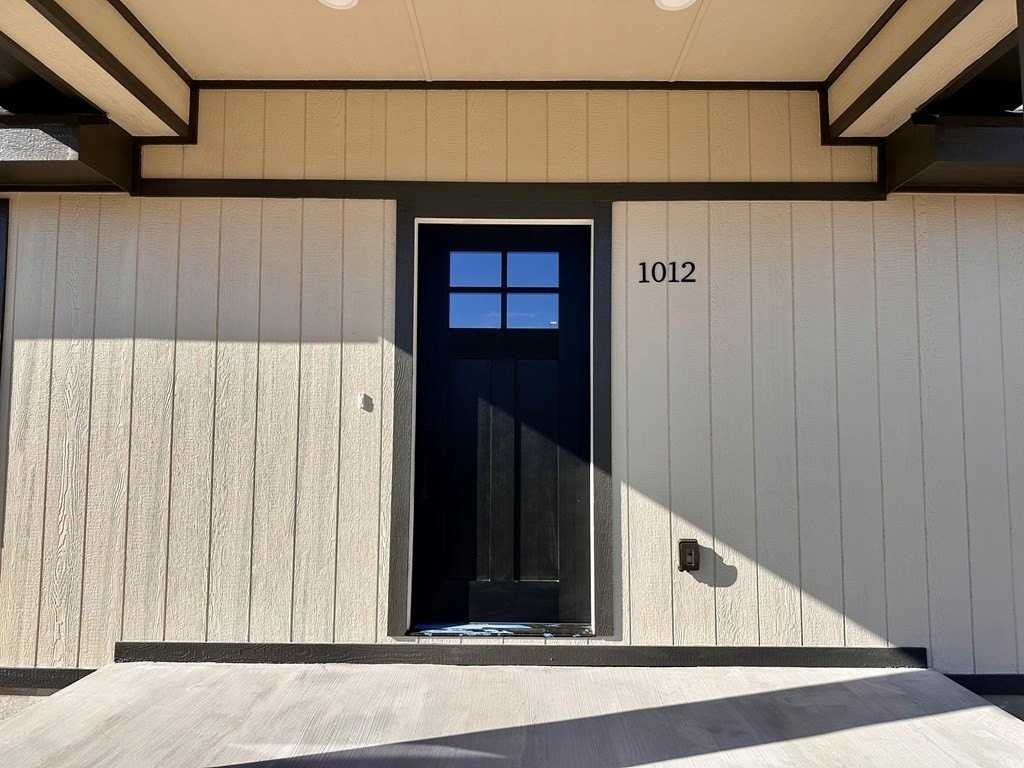 1012 W 26th St - Photo 7 of 34