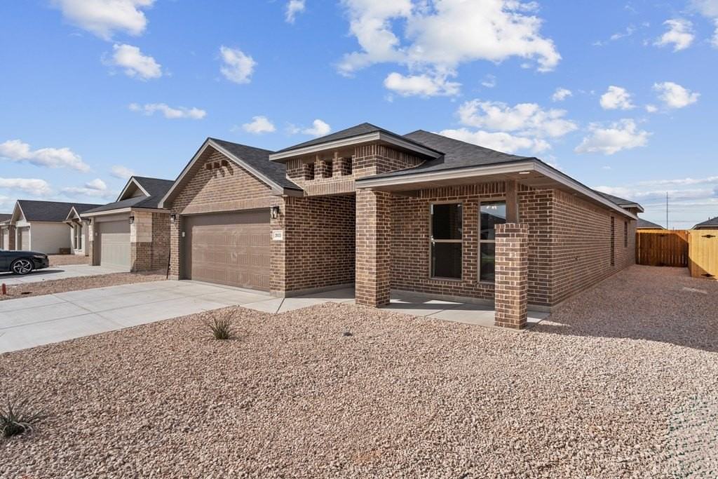 2033 Gulf Prairie Lane - Photo 2 of 24