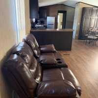 featured image of 815 W 40th St