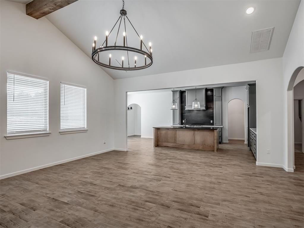 8322 Robin Way - Photo 4 of 37