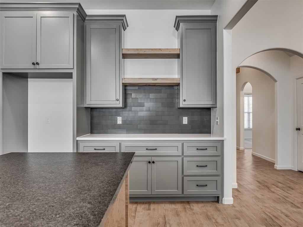 8322 Robin Way - Photo 7 of 37