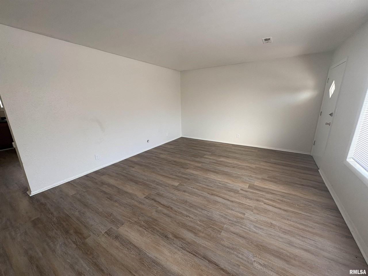 1523 N Pierson Ave Apt E - Photo 4 of 10