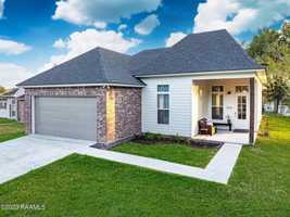 featured image of 406 E Martial Ave