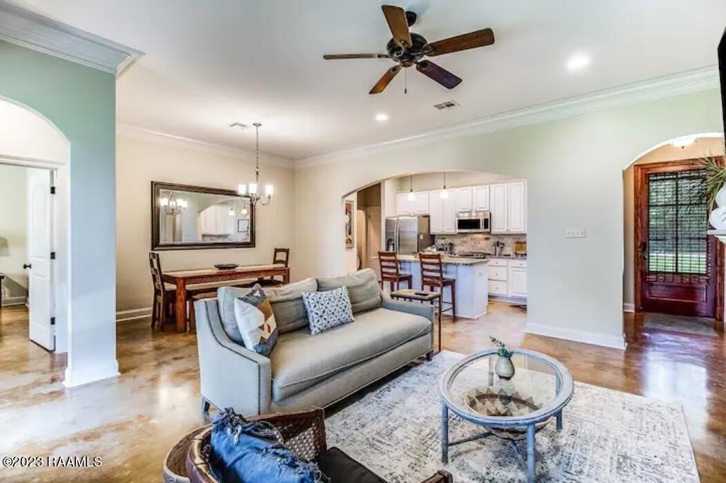 402 E Martial Ave - Photo 4 of 17