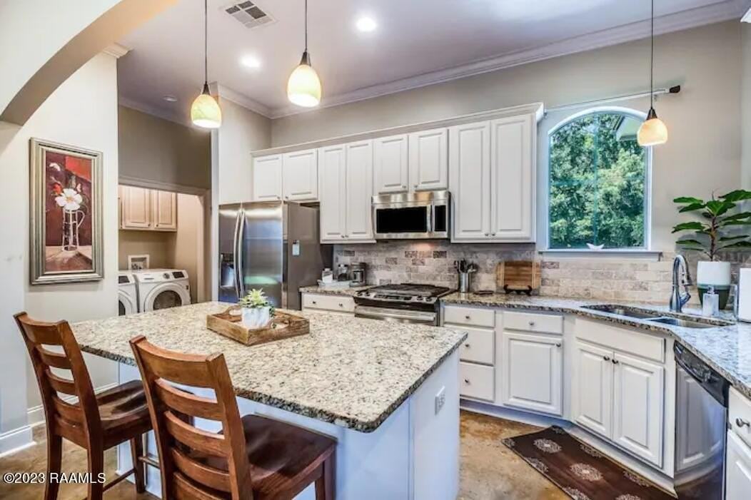 402 E Martial Ave - Photo 6 of 17