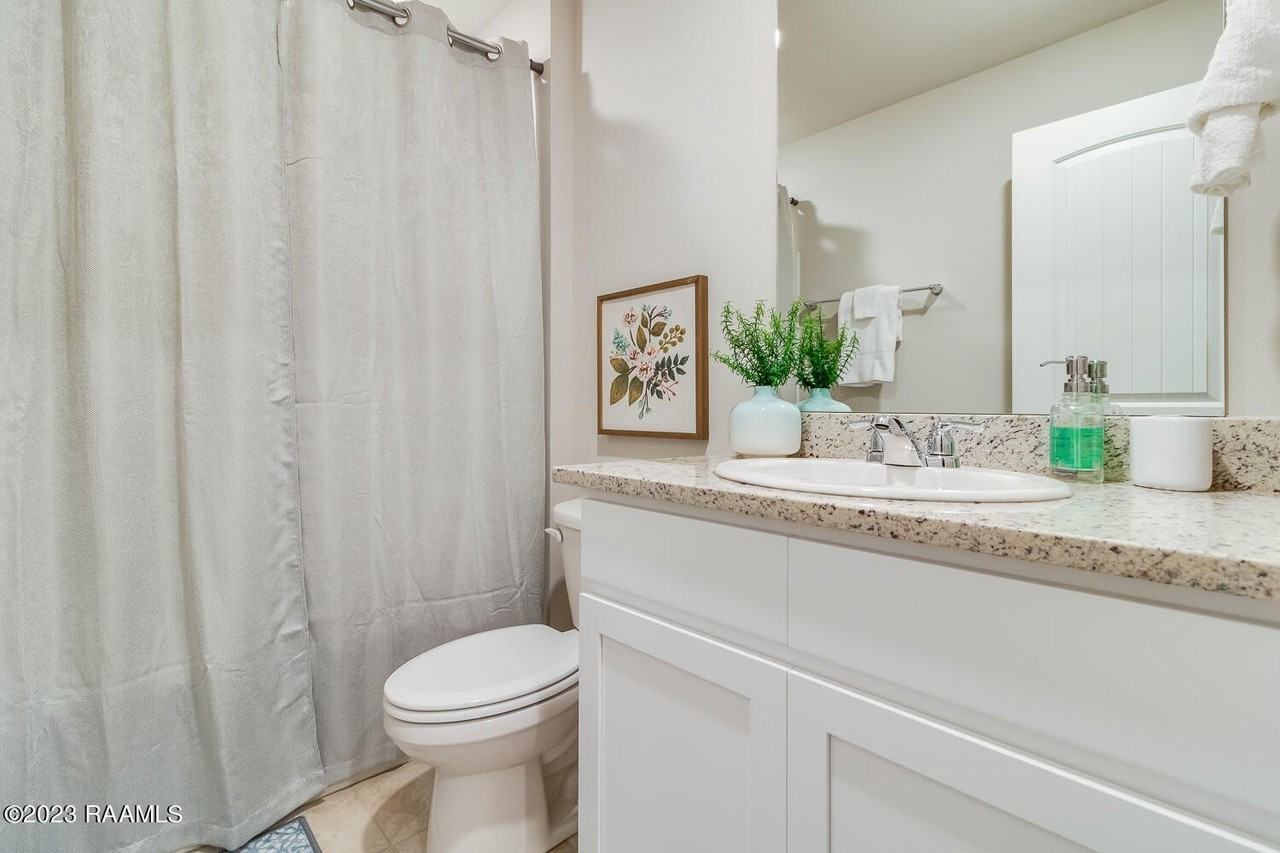 109 Red Pine Dr - Photo 3 of 20