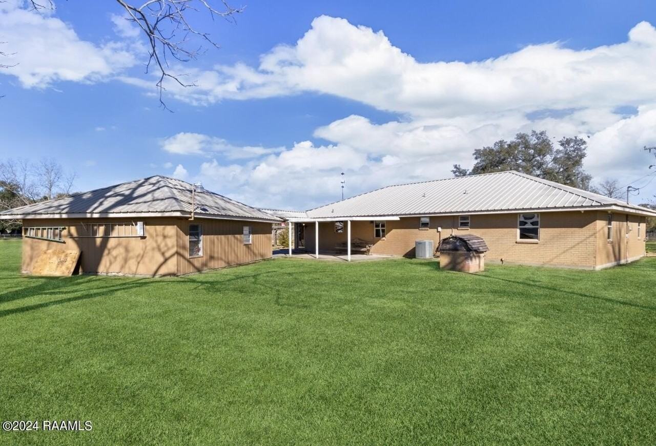 616 E Broussard Rd - Photo 4 of 28