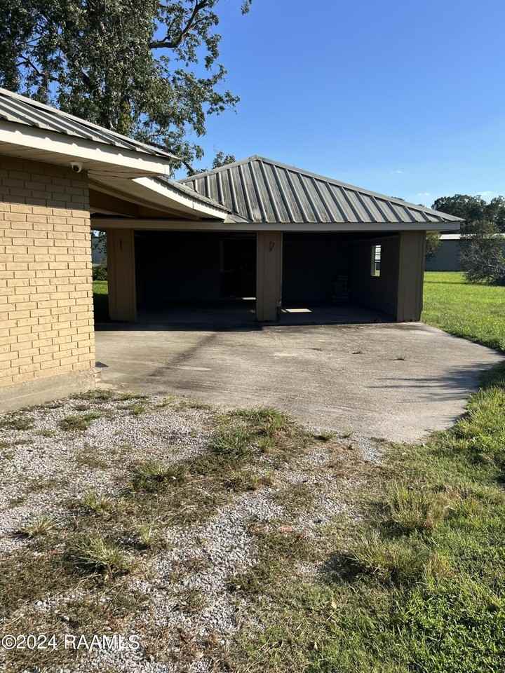 616 E Broussard Rd - Photo 7 of 28