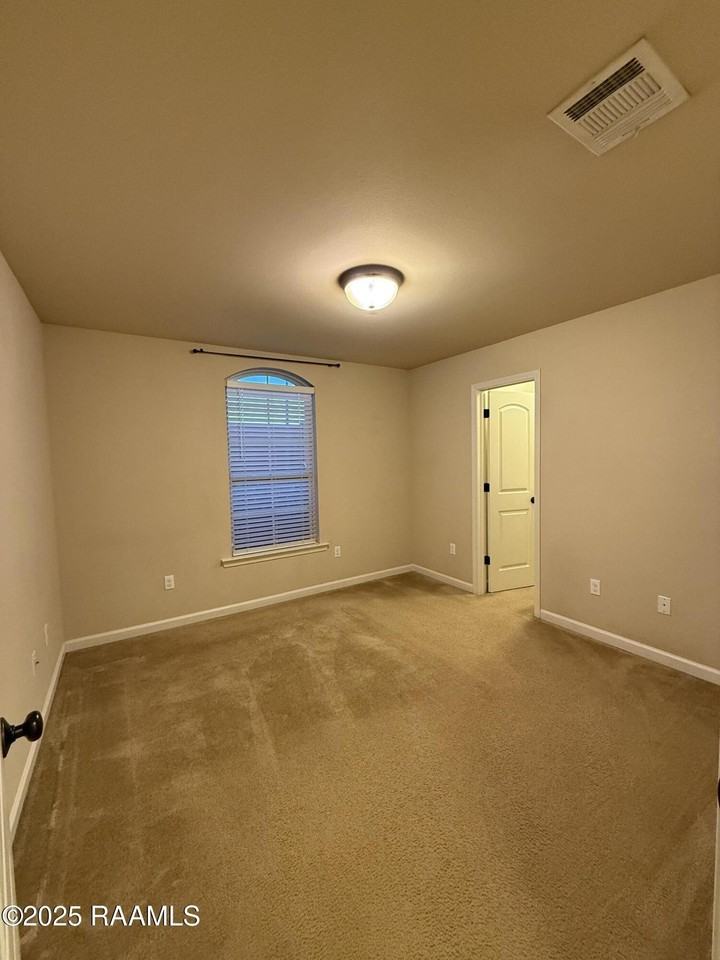 309 Sun Ridge St - Photo 4 of 39