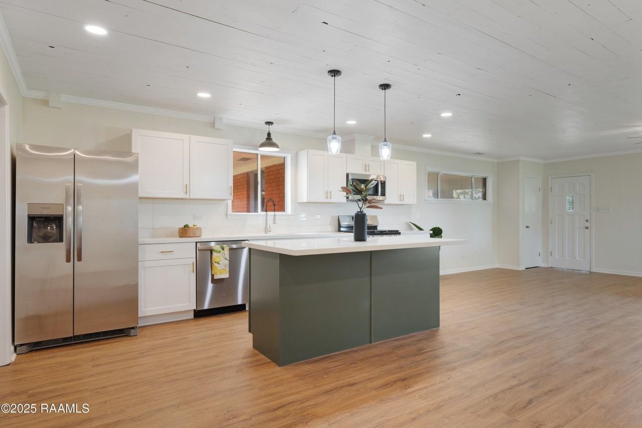 17642 Pelican Rd - Photo 7 of 34