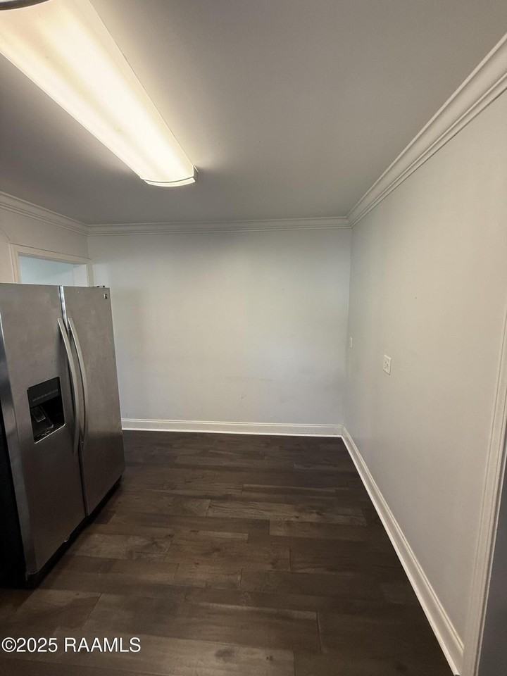 908 Saint Landry St - Photo 7 of 17