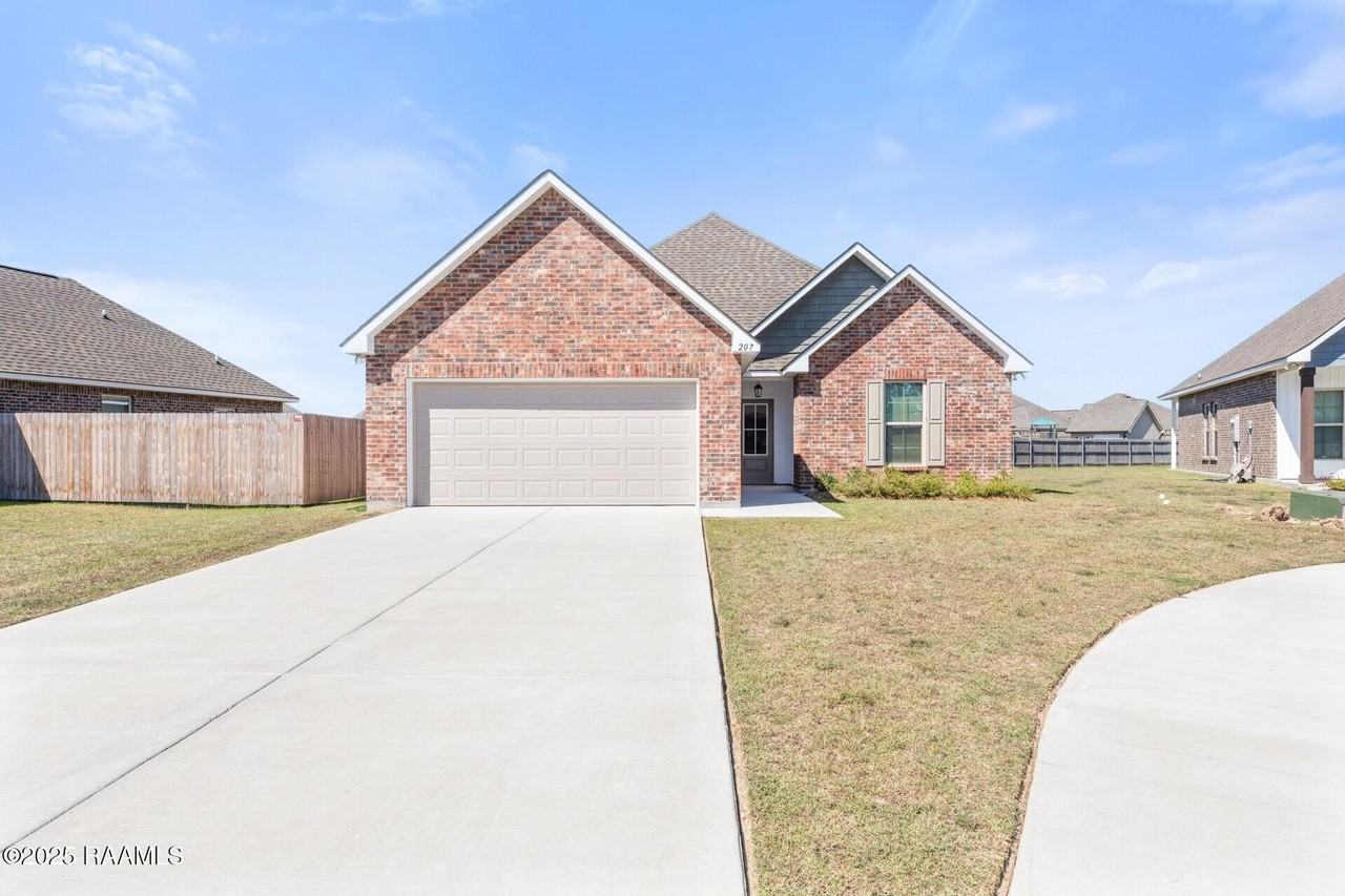 207 Barnsley Dr - Photo 5 of 35