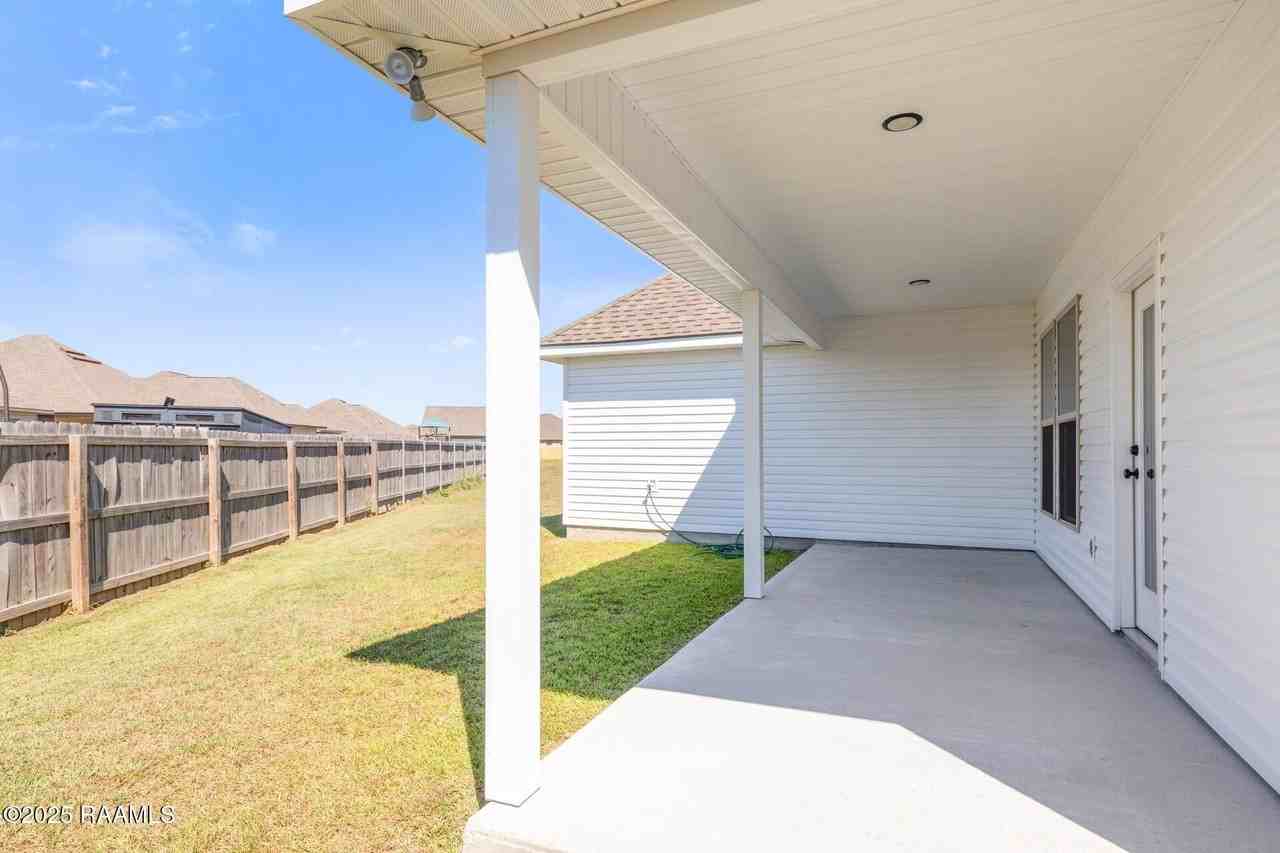 207 Barnsley Dr - Photo 6 of 35