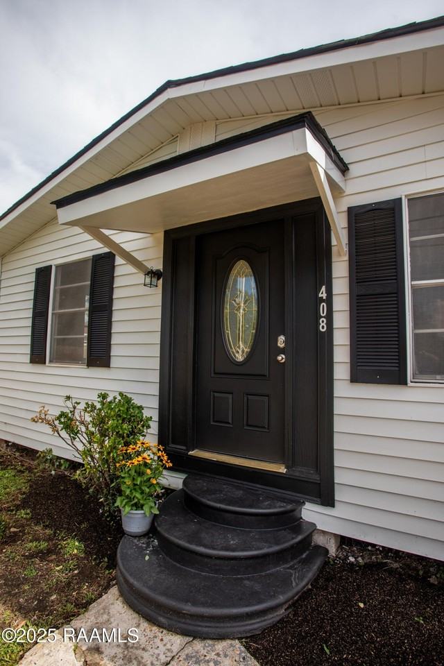 408 Martin Luther King Jr Dr - Photo 2 of 26