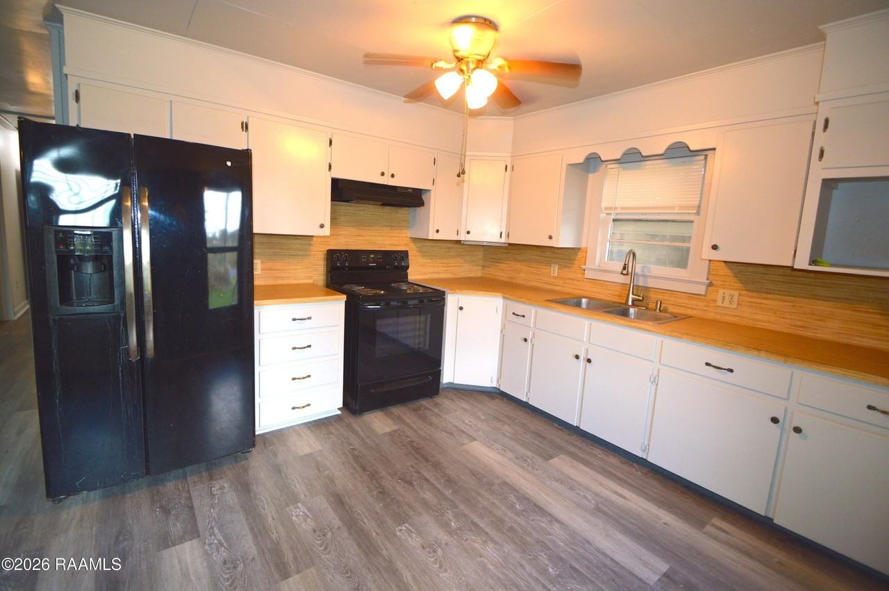 2114 S Avenue F - Photo 2 of 21