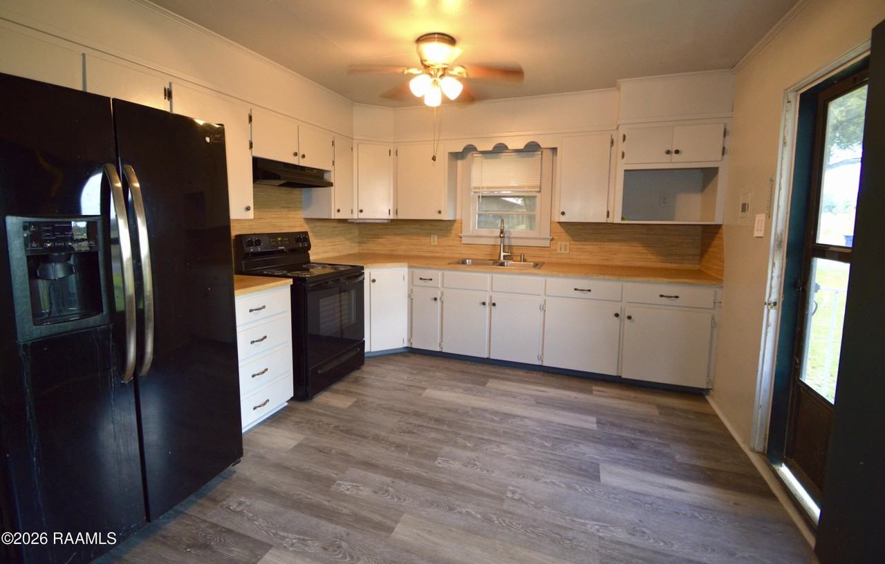 2114 S Avenue F - Photo 4 of 21