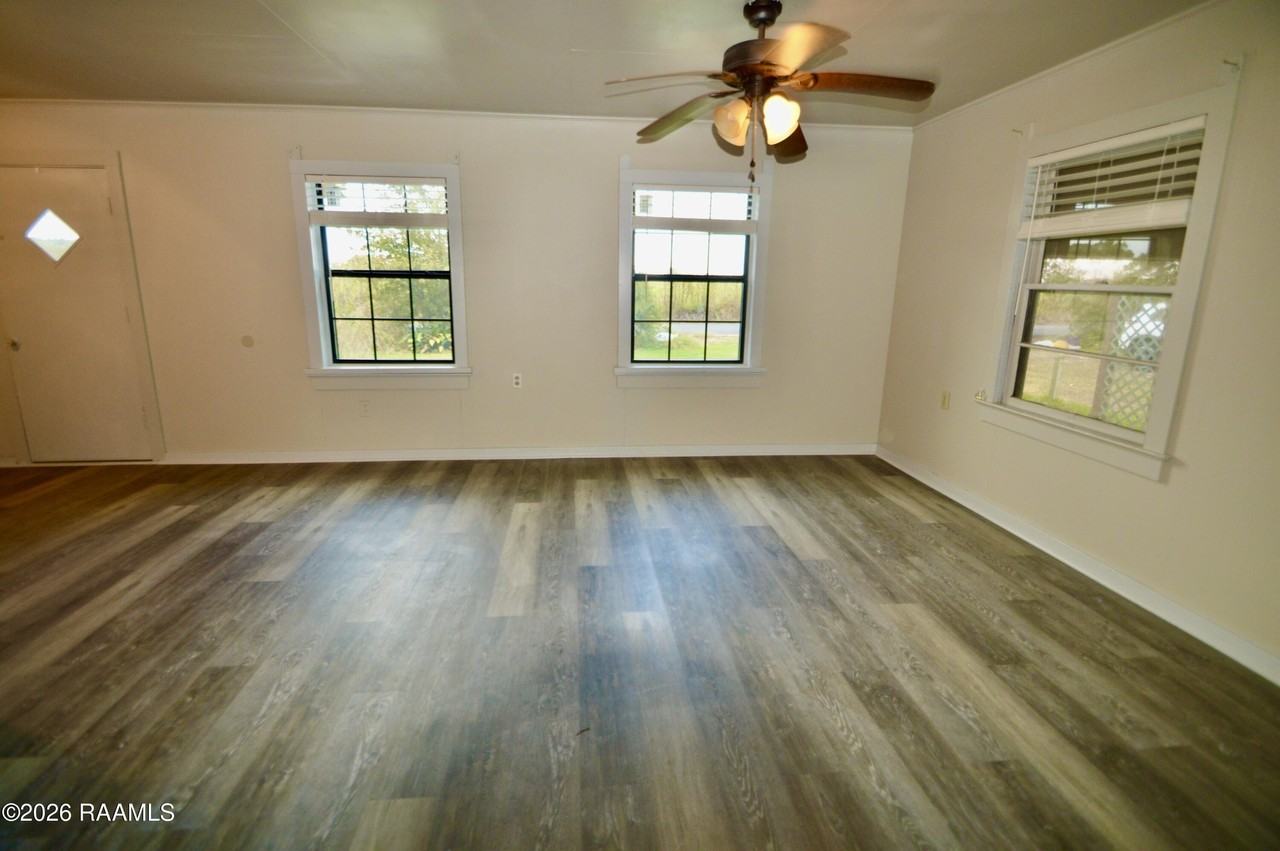 2114 S Avenue F - Photo 6 of 21