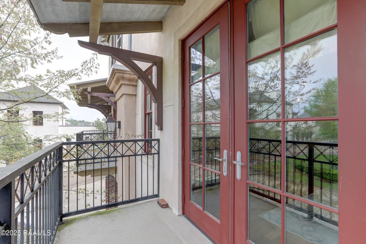 605 Silverstone Rd Unit 205b #205B