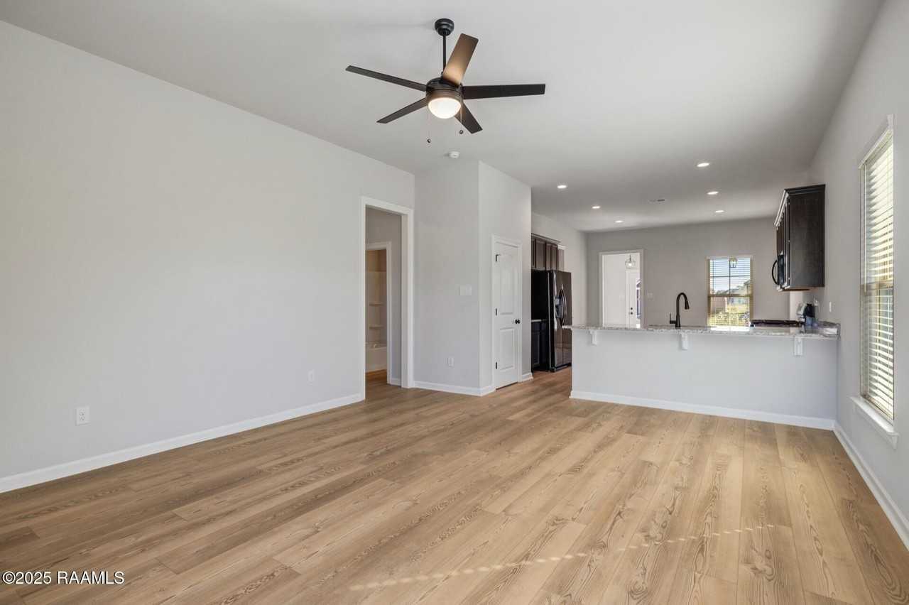 225 Wakely Ct - Photo 5 of 17