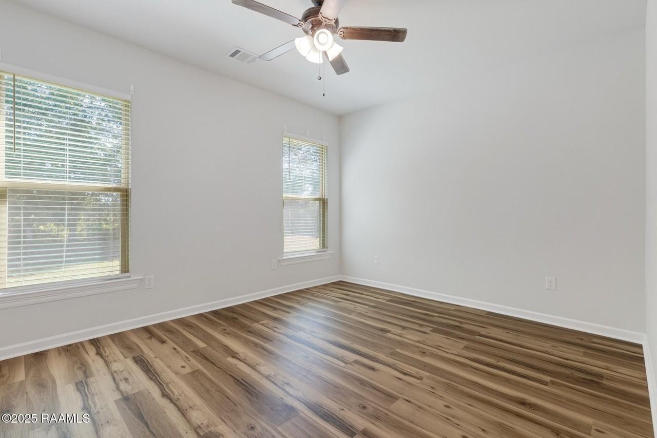 136 Lightbourne Dr - Photo 7 of 15