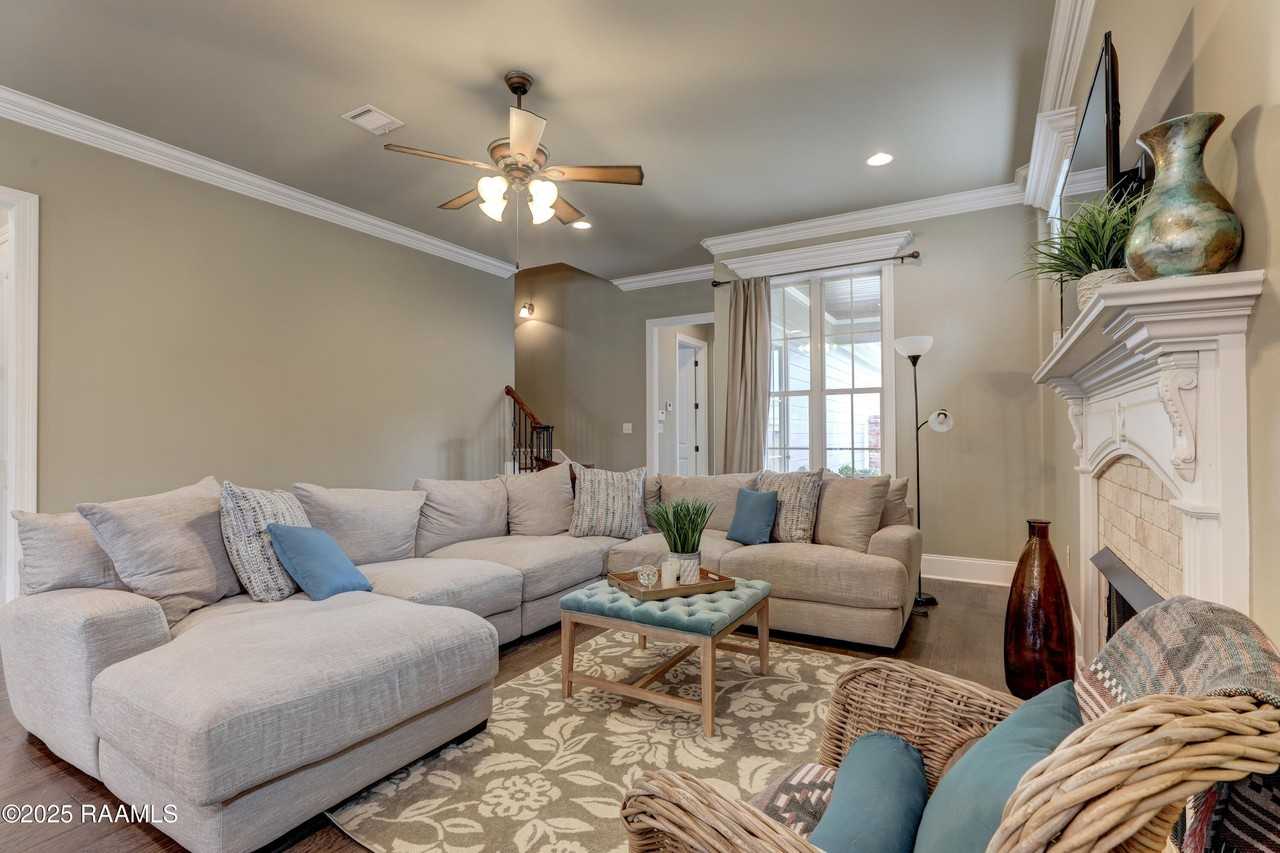 505 N Montauban Dr - Photo 6 of 32