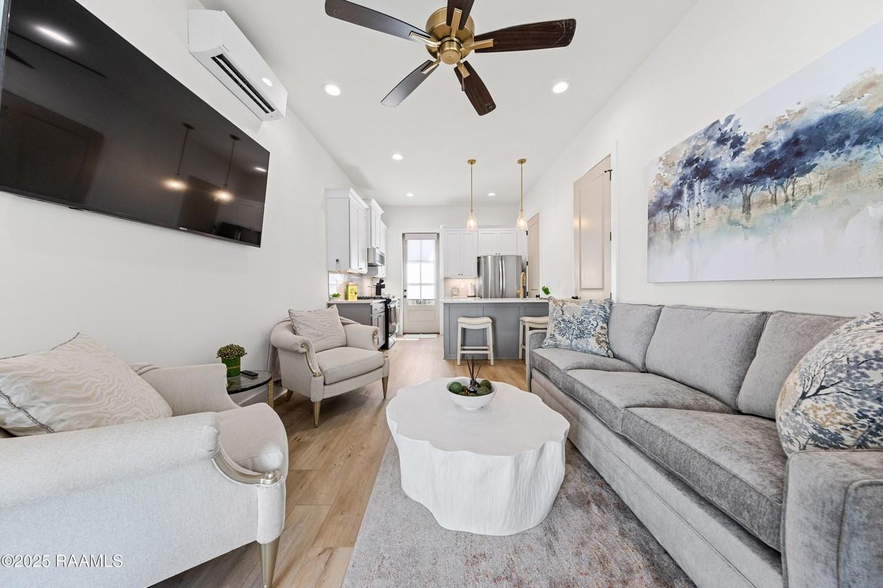 206 Steiner Rd - Photo 3 of 26