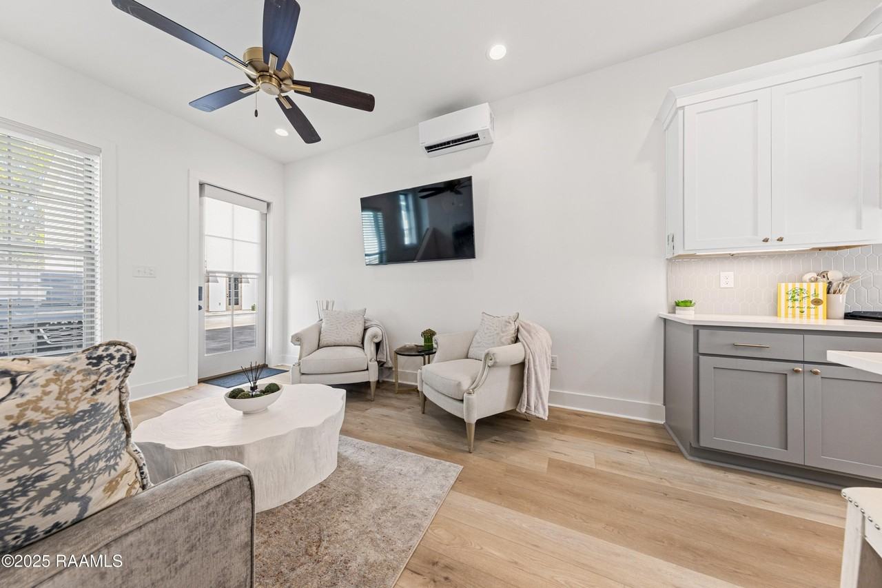 206 Steiner Rd - Photo 5 of 26