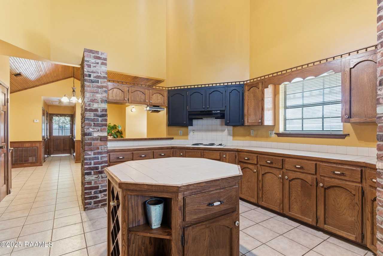 104 Tallowood Cir - Photo 4 of 13