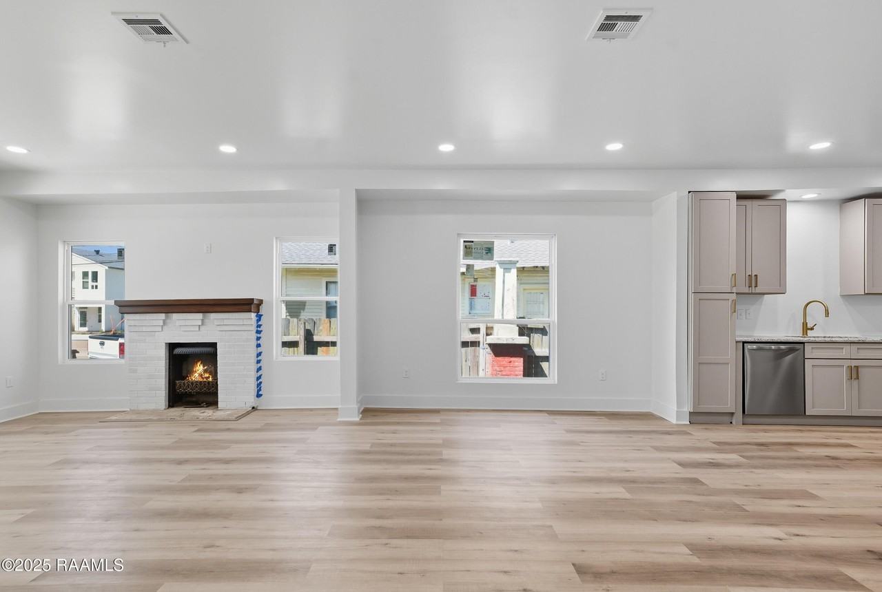 514 Voorhies St - Photo 4 of 22