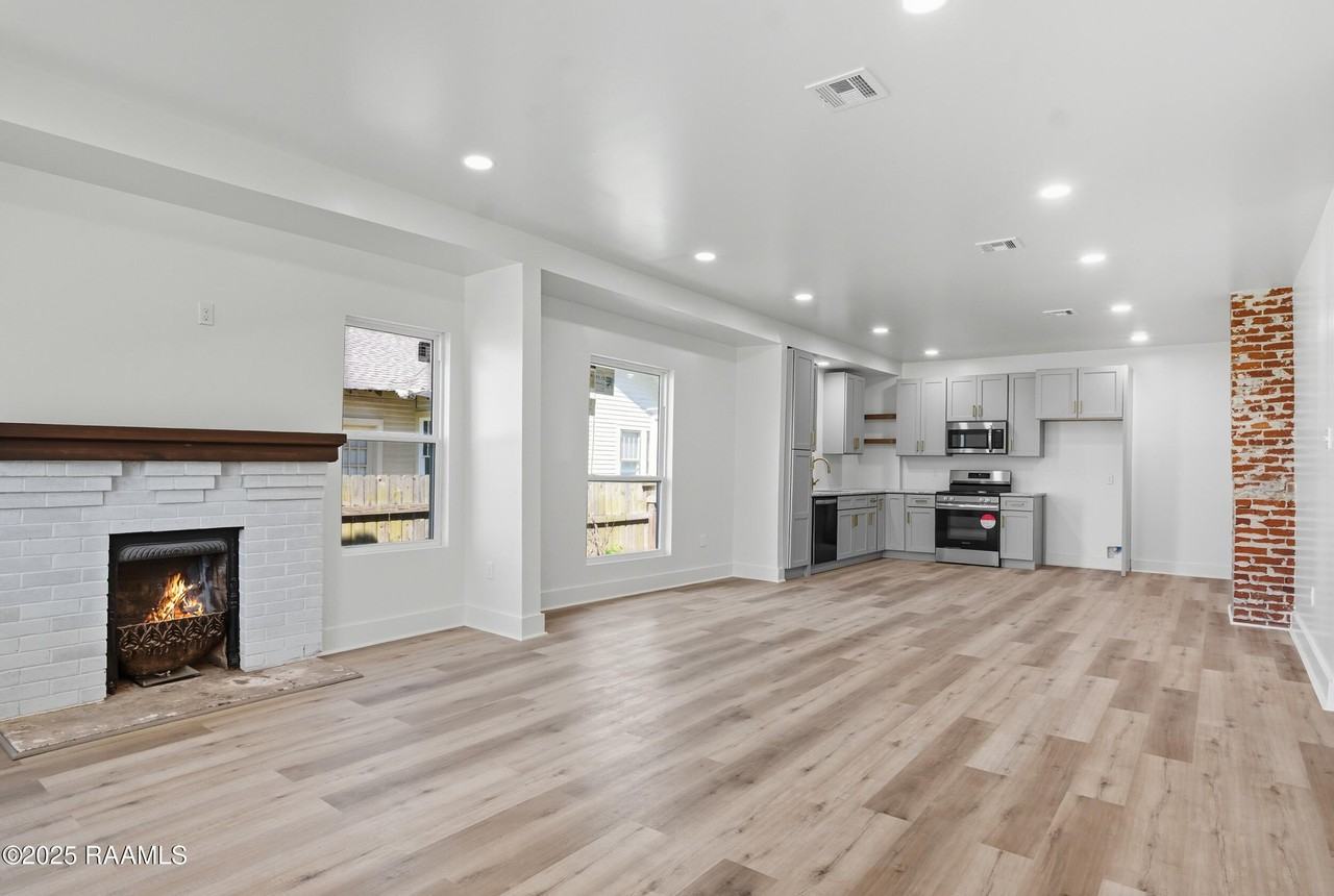 514 Voorhies St - Photo 6 of 22