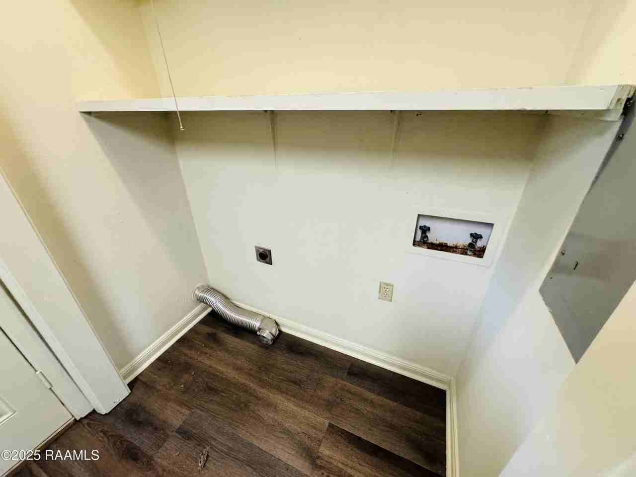 2419 Robley Dr - Photo 6 of 12