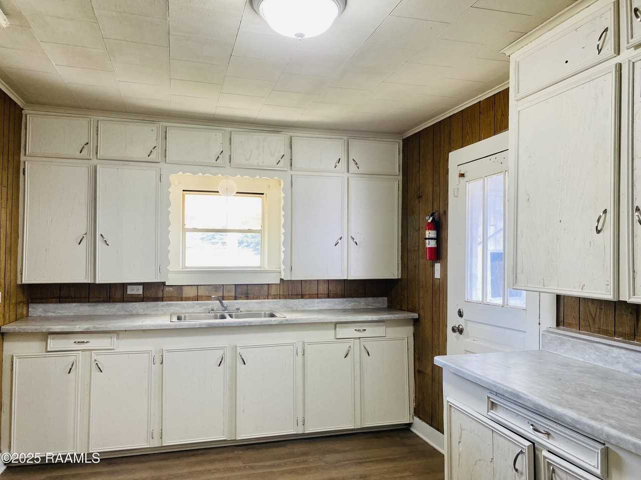 309 Armentor St - Photo 2 of 7