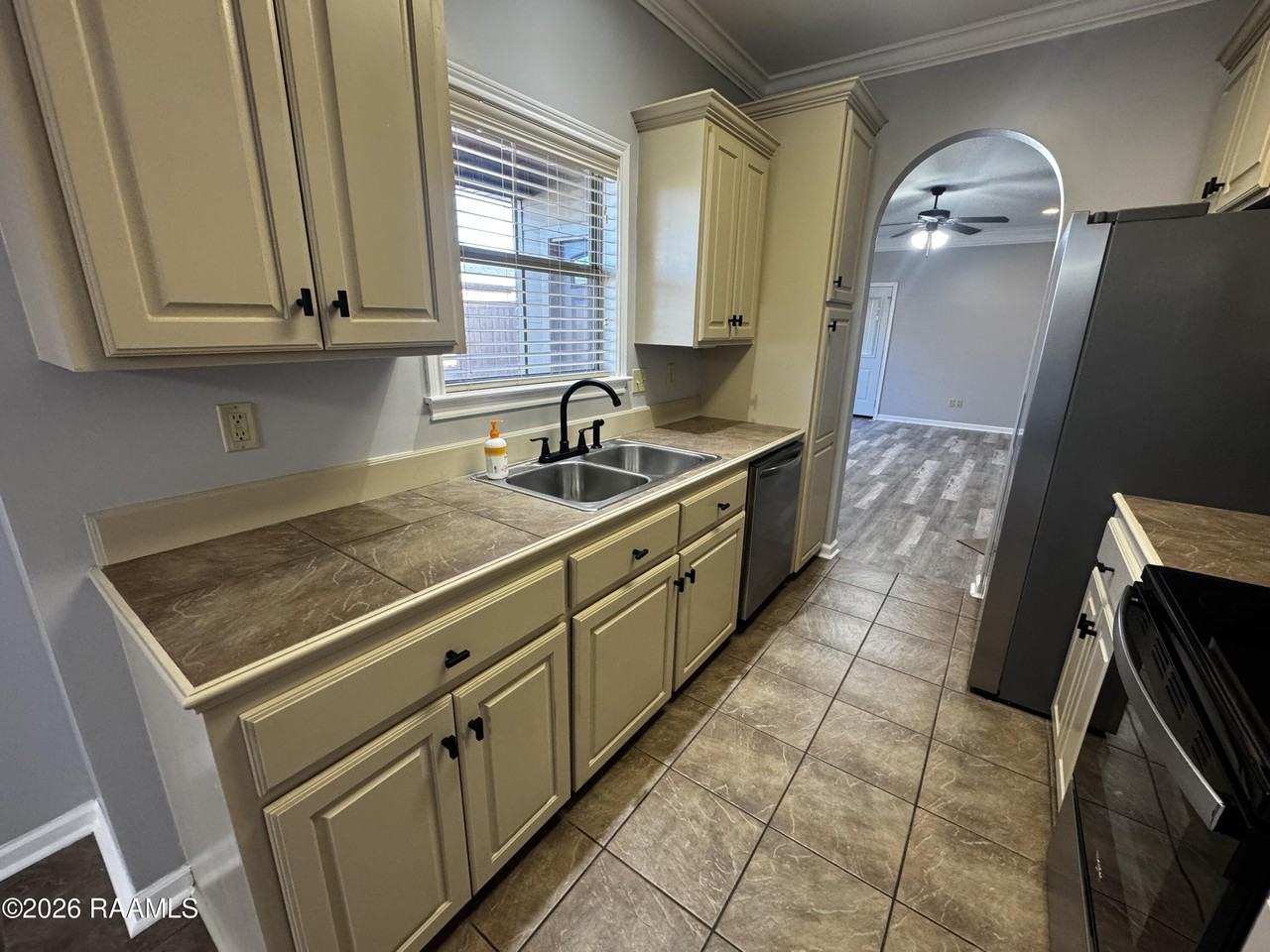 201 Pavilion St - Photo 5 of 19