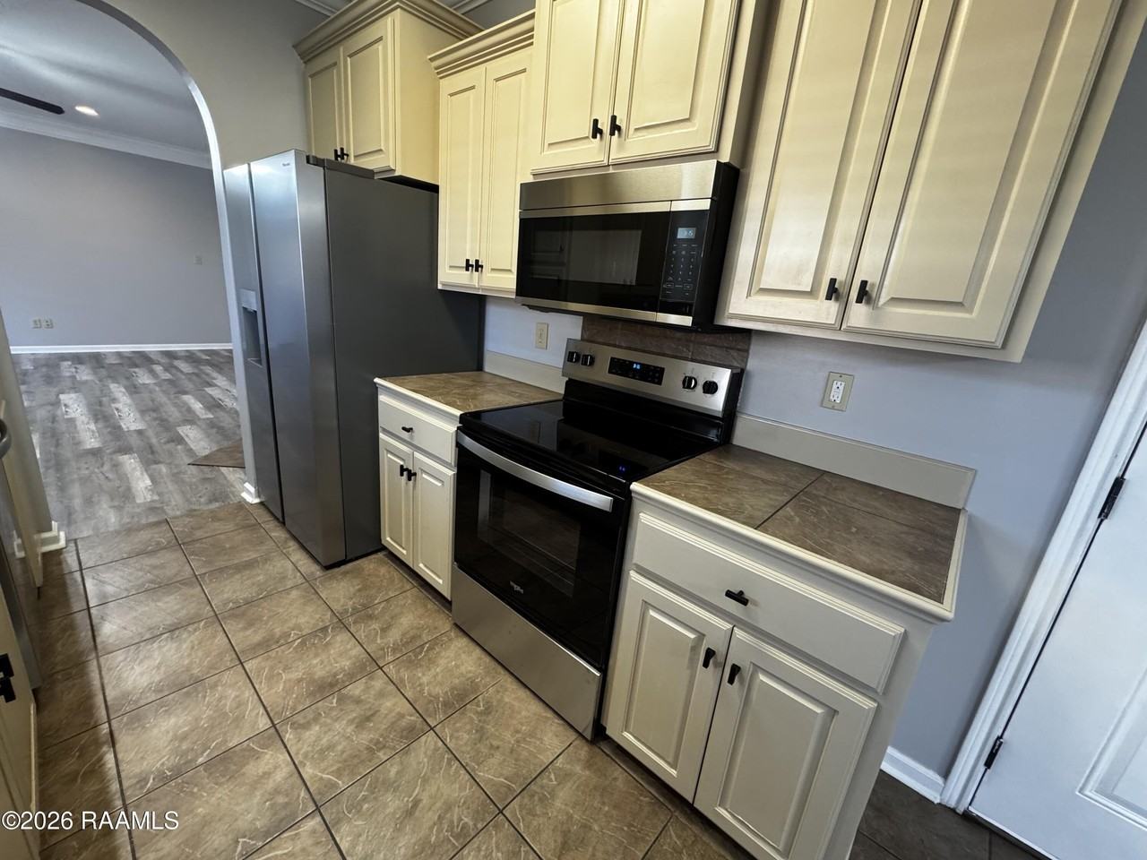 201 Pavilion St - Photo 6 of 19