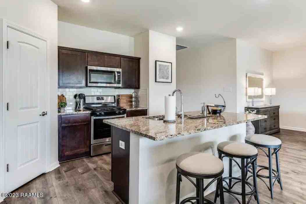 406 Starlight Dr - Photo 5 of 22