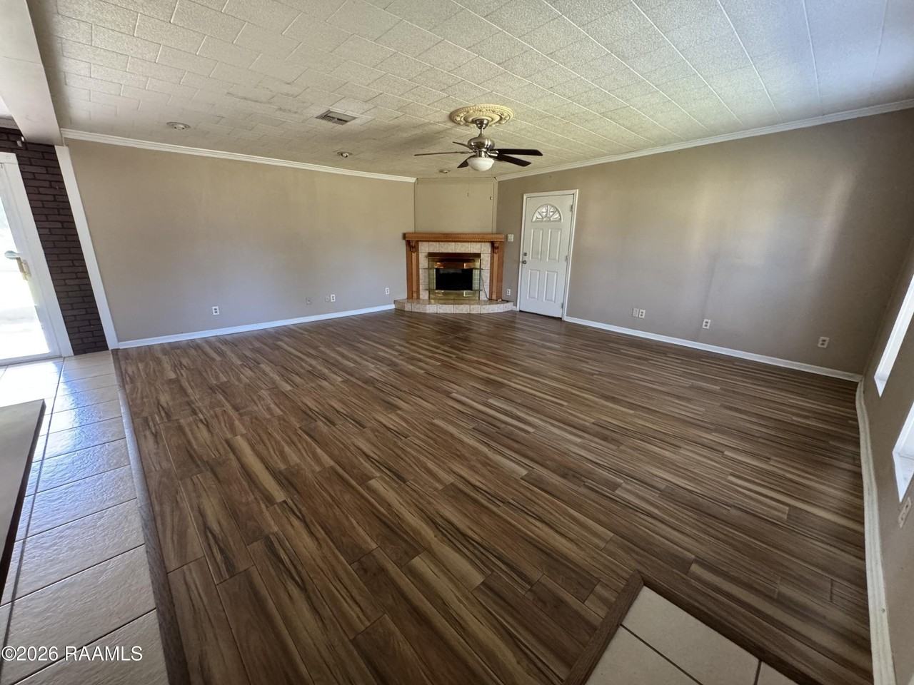 432 Saint Charles St - Photo 2 of 12