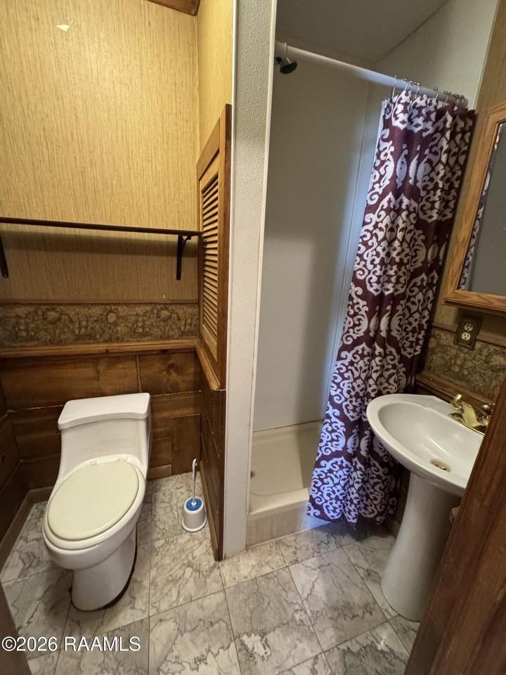 432 Saint Charles St - Photo 6 of 12