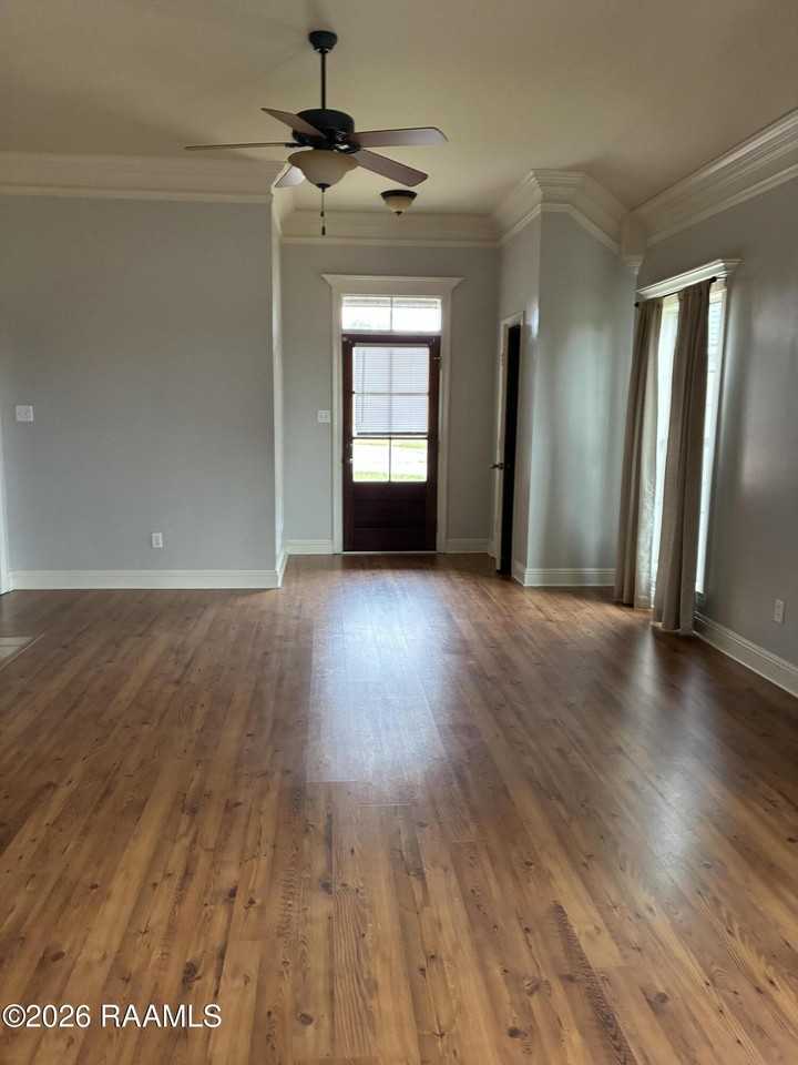 100 Bizkit Dr - Photo 4 of 14