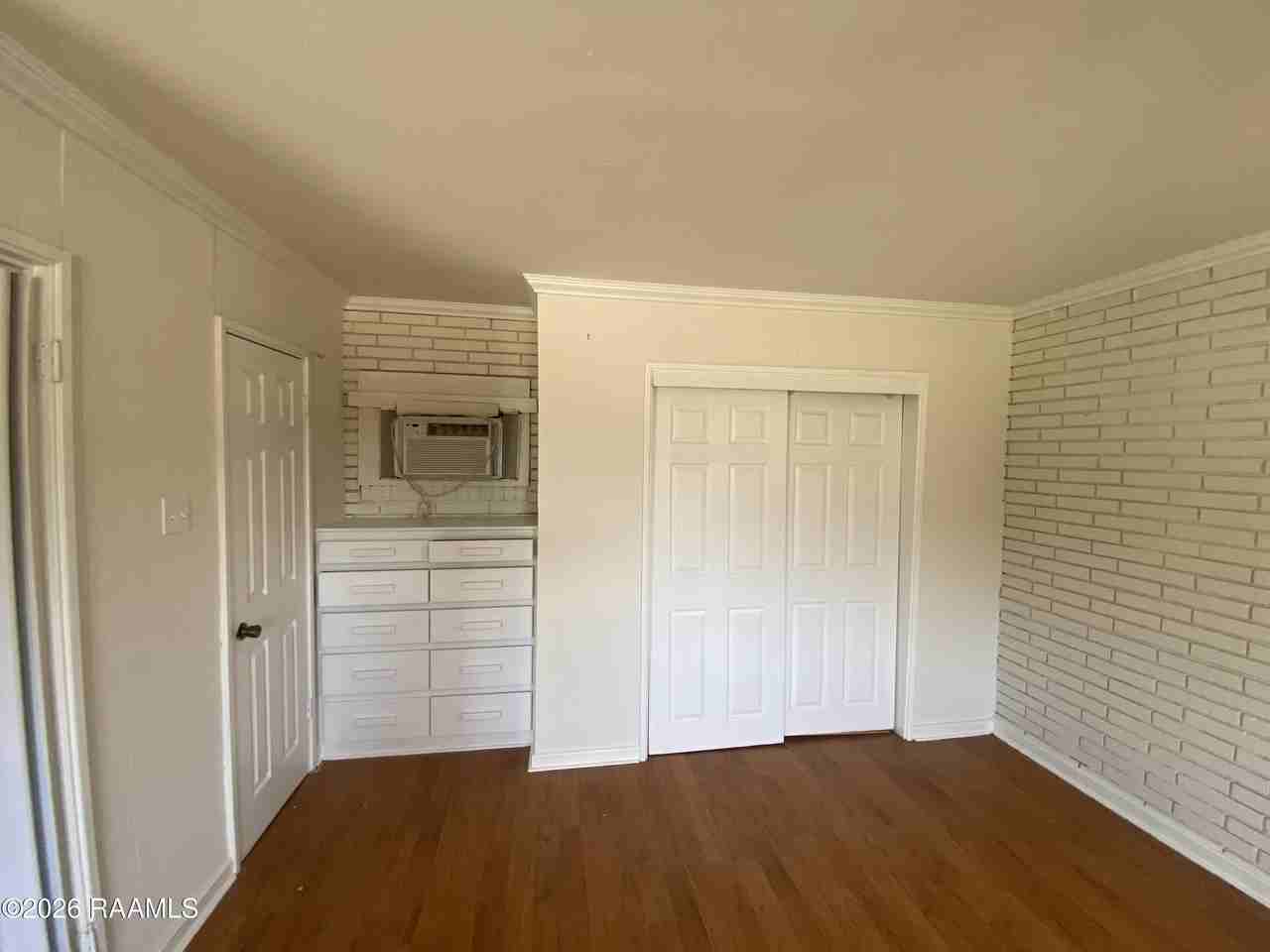 1126 Aster St - Photo 4 of 6