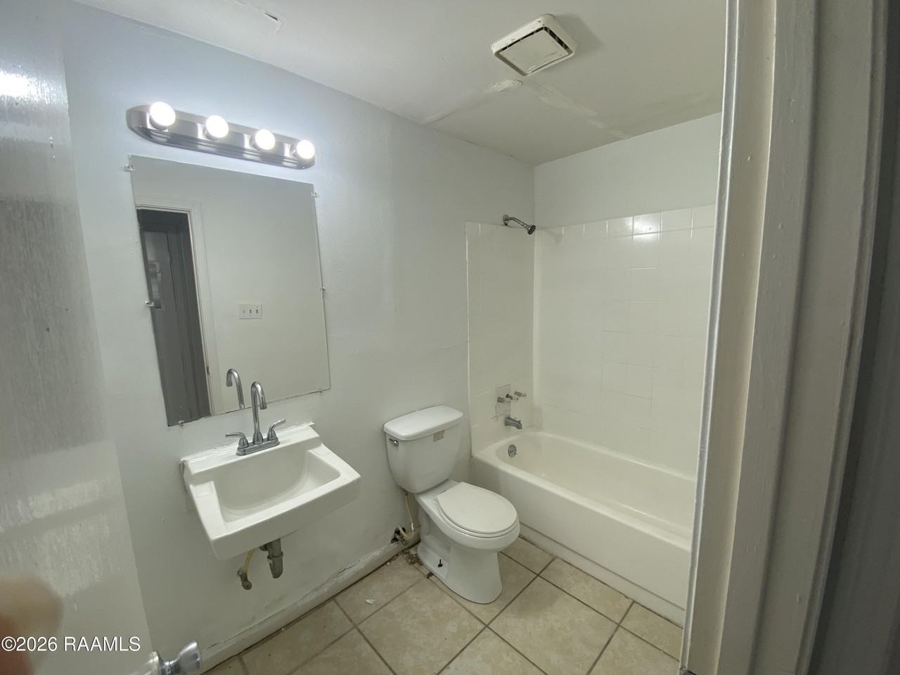 3132 Wyoming St Apt 1 #1 - Photo 4 of 7