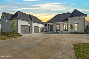 featured image of 109 Trailing Oaks Dr